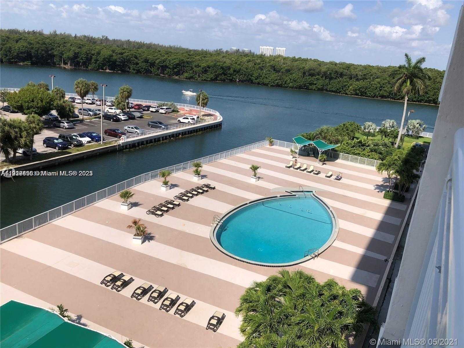 Small Image of 400 KINGS POINT DR #1111, Sunny Isles Beach Number 20