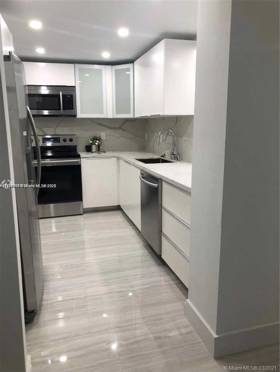 Small Image of 400 KINGS POINT DR #1111, Sunny Isles Beach Number 8