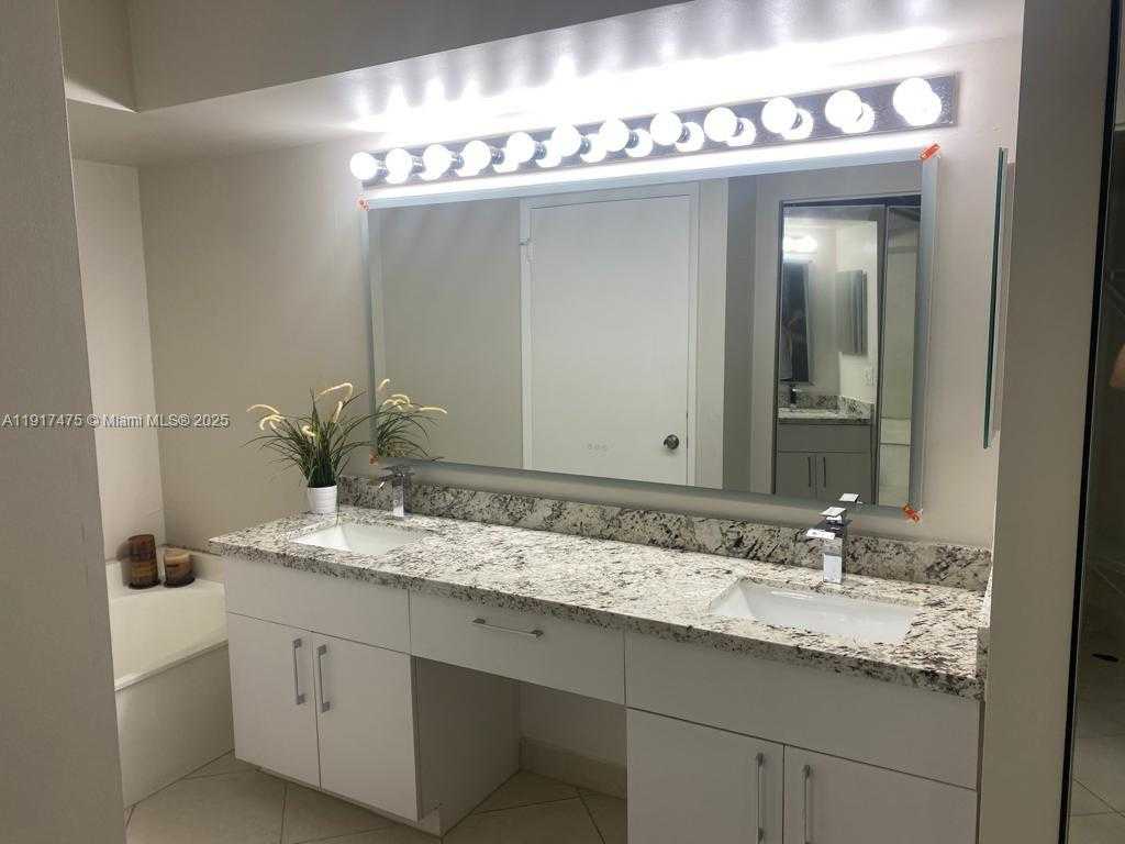 Imagen de Pequeño Objeto