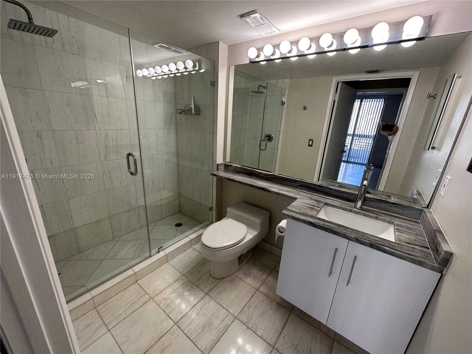 Imagen de Pequeño Objeto