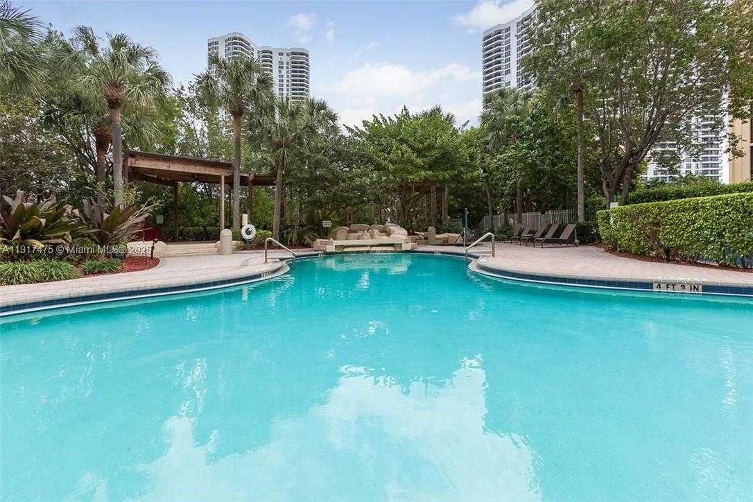 Imagen de Pequeño Objeto