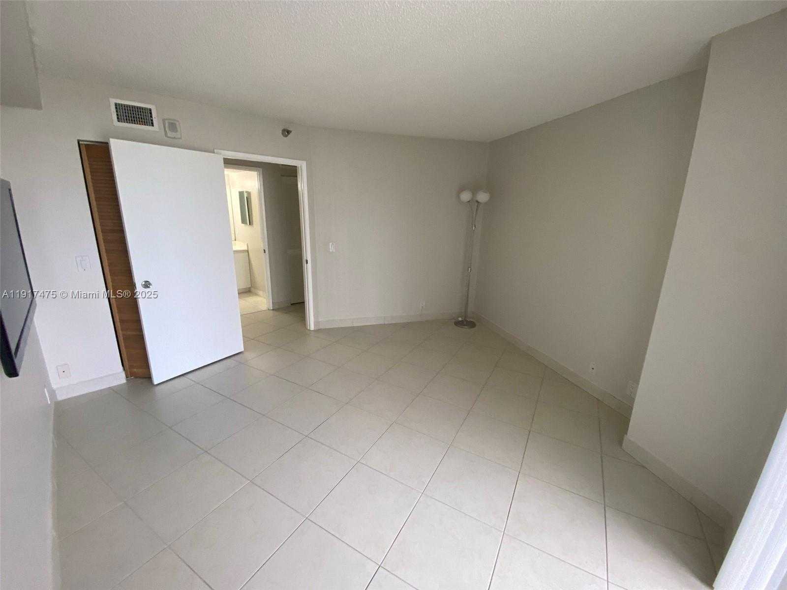 Imagen de Pequeño Objeto