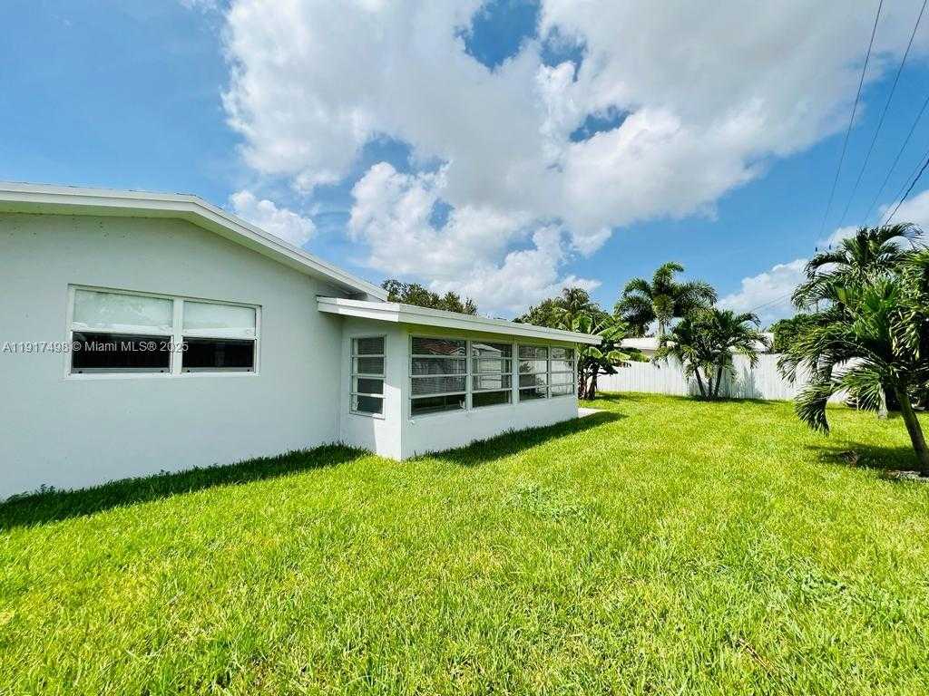 Small Image of 1931 NORTH EAST 55TH CT, Fort Lauderdale Number 2