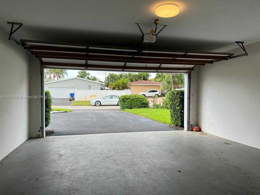 Small Image of 1931 NORTH EAST 55TH CT, Fort Lauderdale Number 32