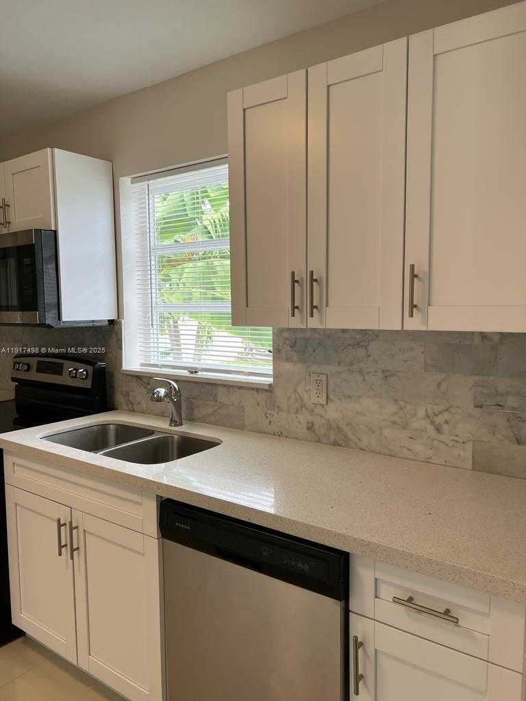 Small Image of 1931 NORTH EAST 55TH CT, Fort Lauderdale Number 5