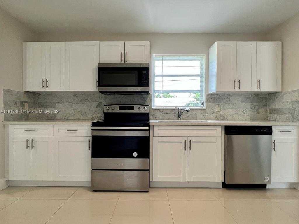 Small Image of 1931 NORTH EAST 55TH CT, Fort Lauderdale Number 7