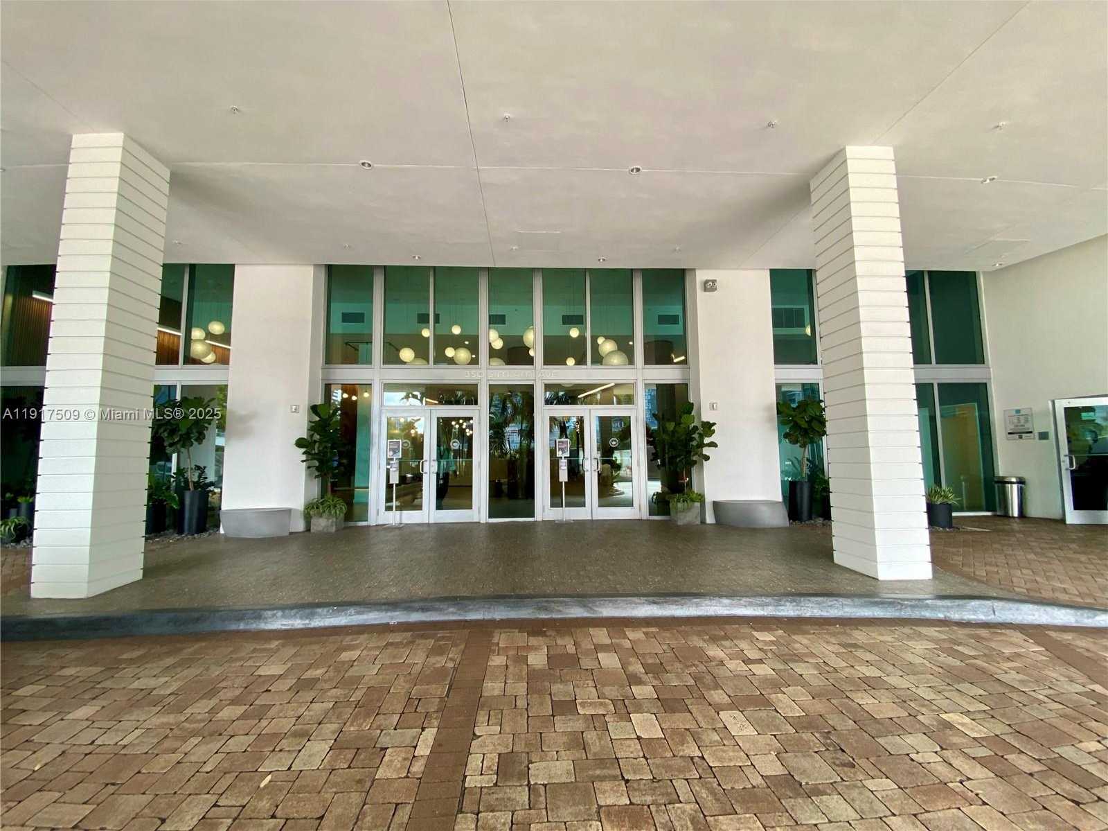 Small Image of 350 SOUTH MIAMI AVE #3813, Miami Number 52