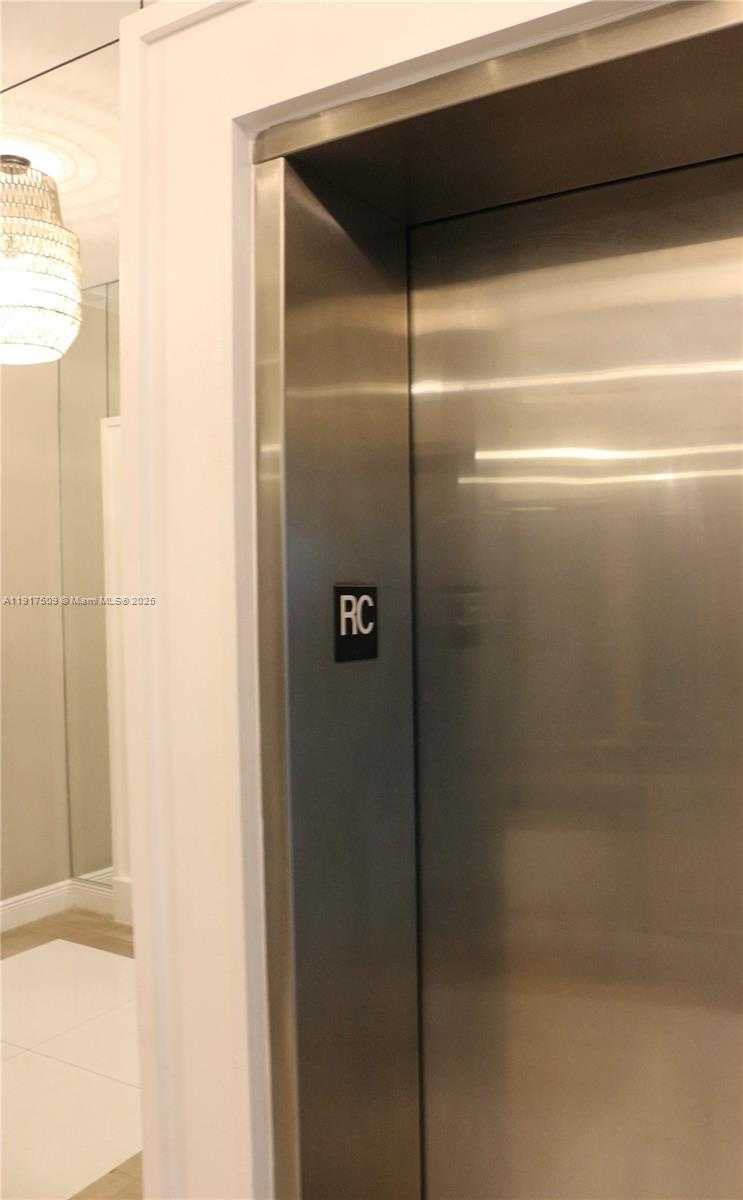 Small Image of 350 SOUTH MIAMI AVE #3813, Miami Number 67