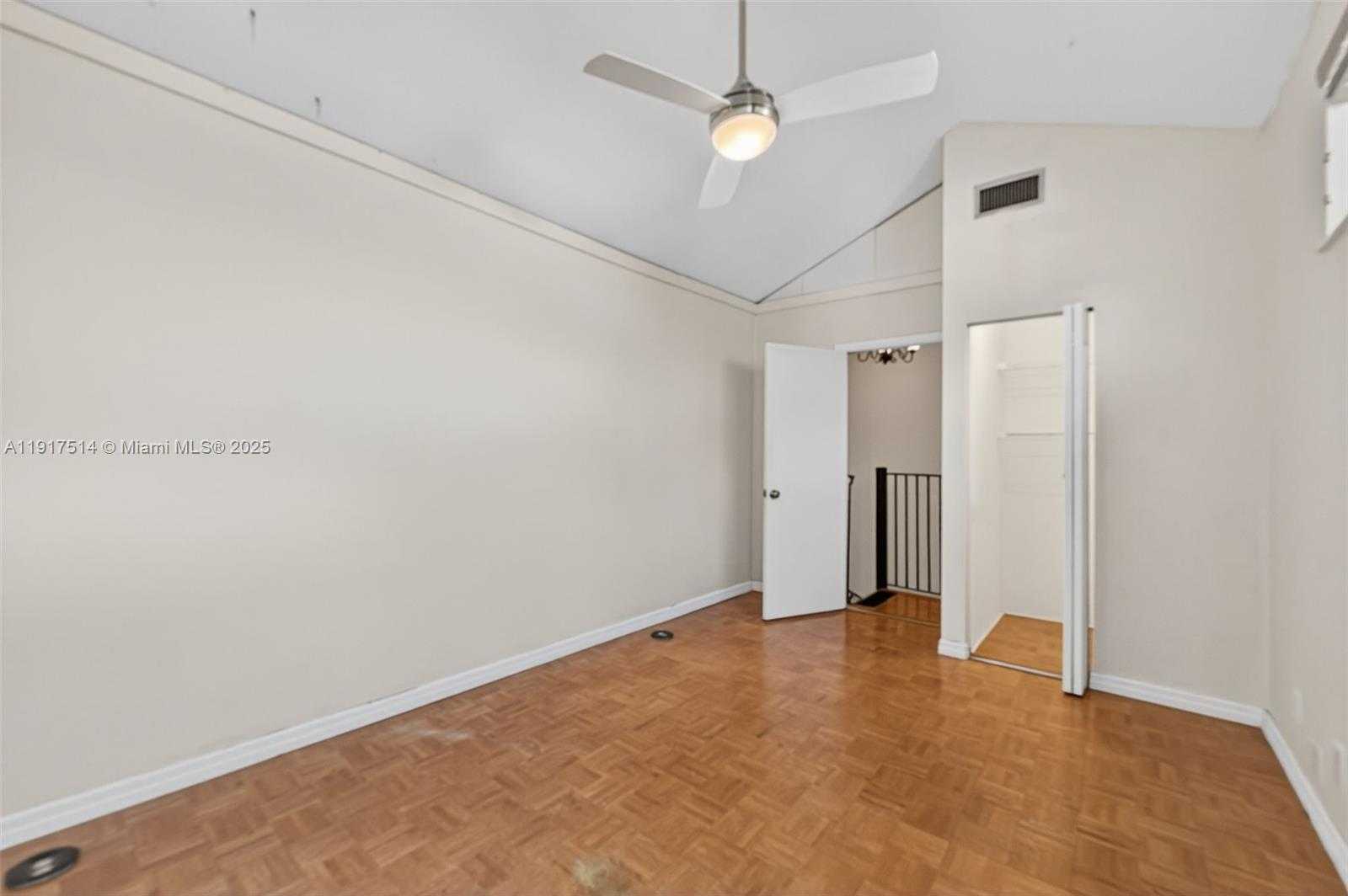 Small Image of 616 WOODGATE LN #D, Sunrise Number 10