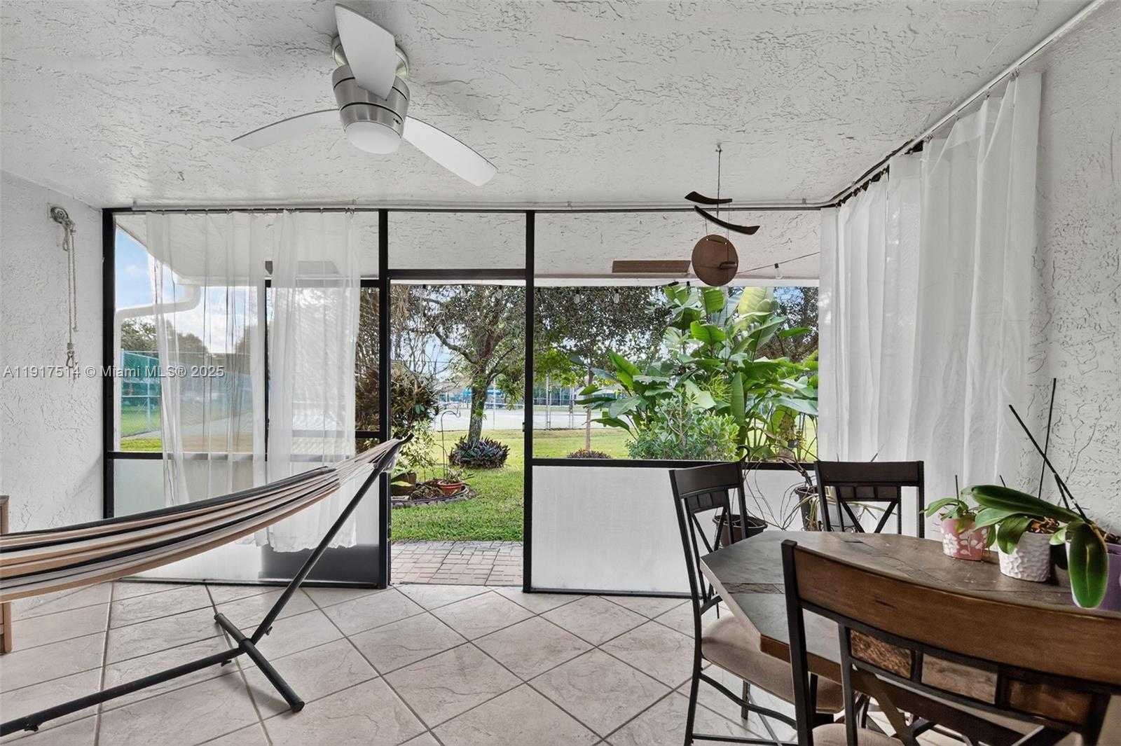 Small Image of 616 WOODGATE LN #D, Sunrise Number 13