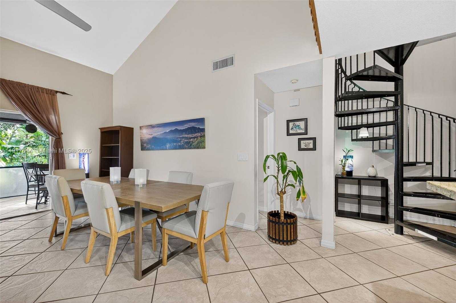 Small Image of 616 WOODGATE LN #D, Sunrise Number 7