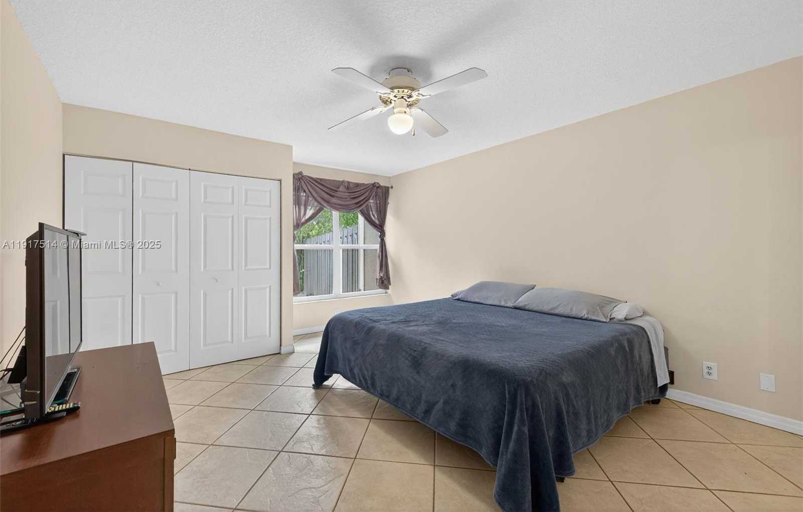 Small Image of 616 WOODGATE LN #D, Sunrise Number 8