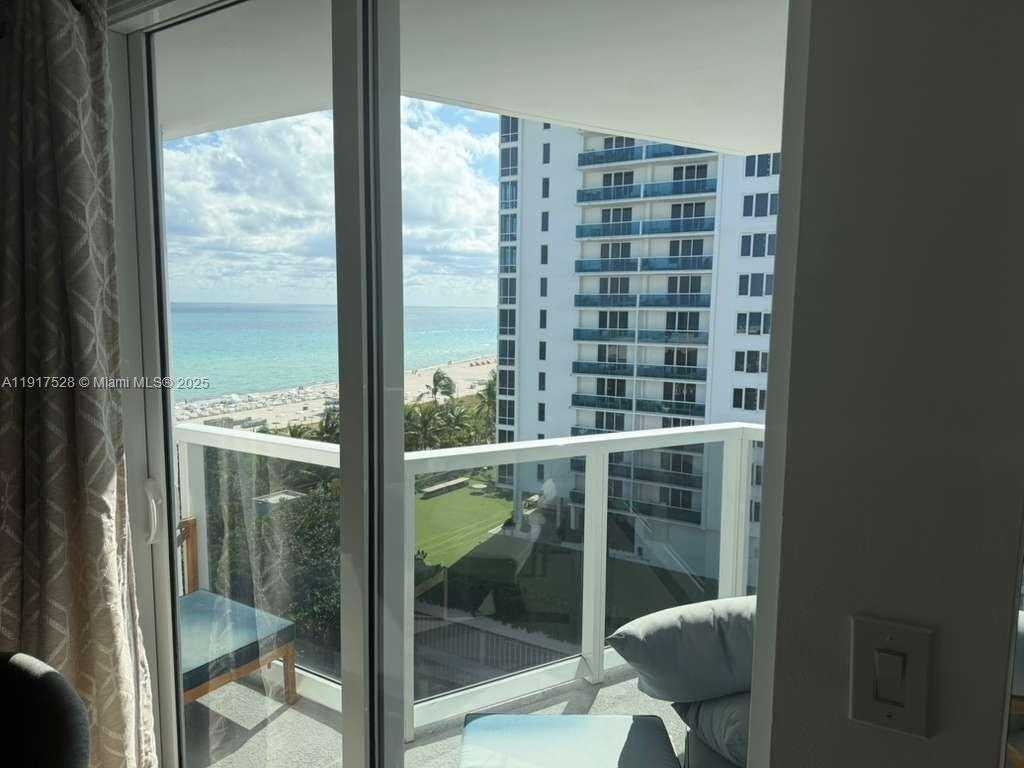 Small Image of 2401 COLLINS AVE #1103, Miami Beach Number 10