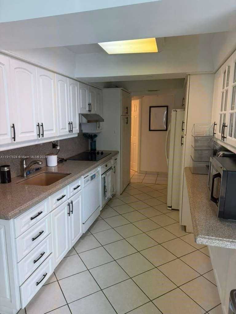 Small Image of 2401 COLLINS AVE #1103, Miami Beach Number 11