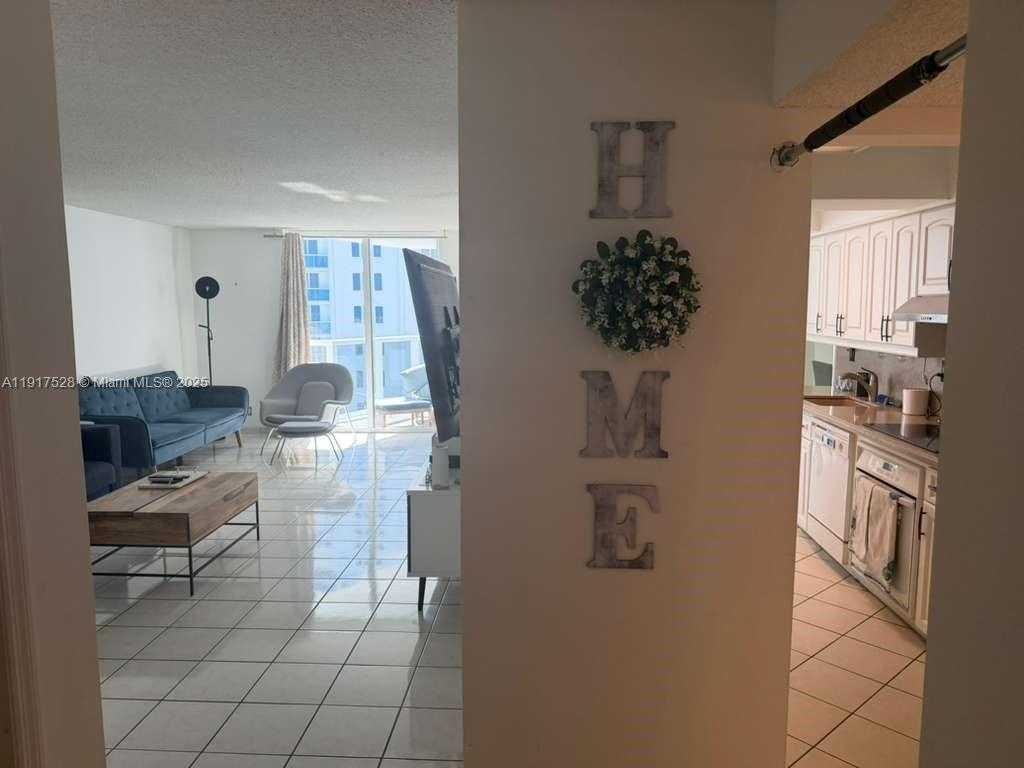 Small Image of 2401 COLLINS AVE #1103, Miami Beach Number 12