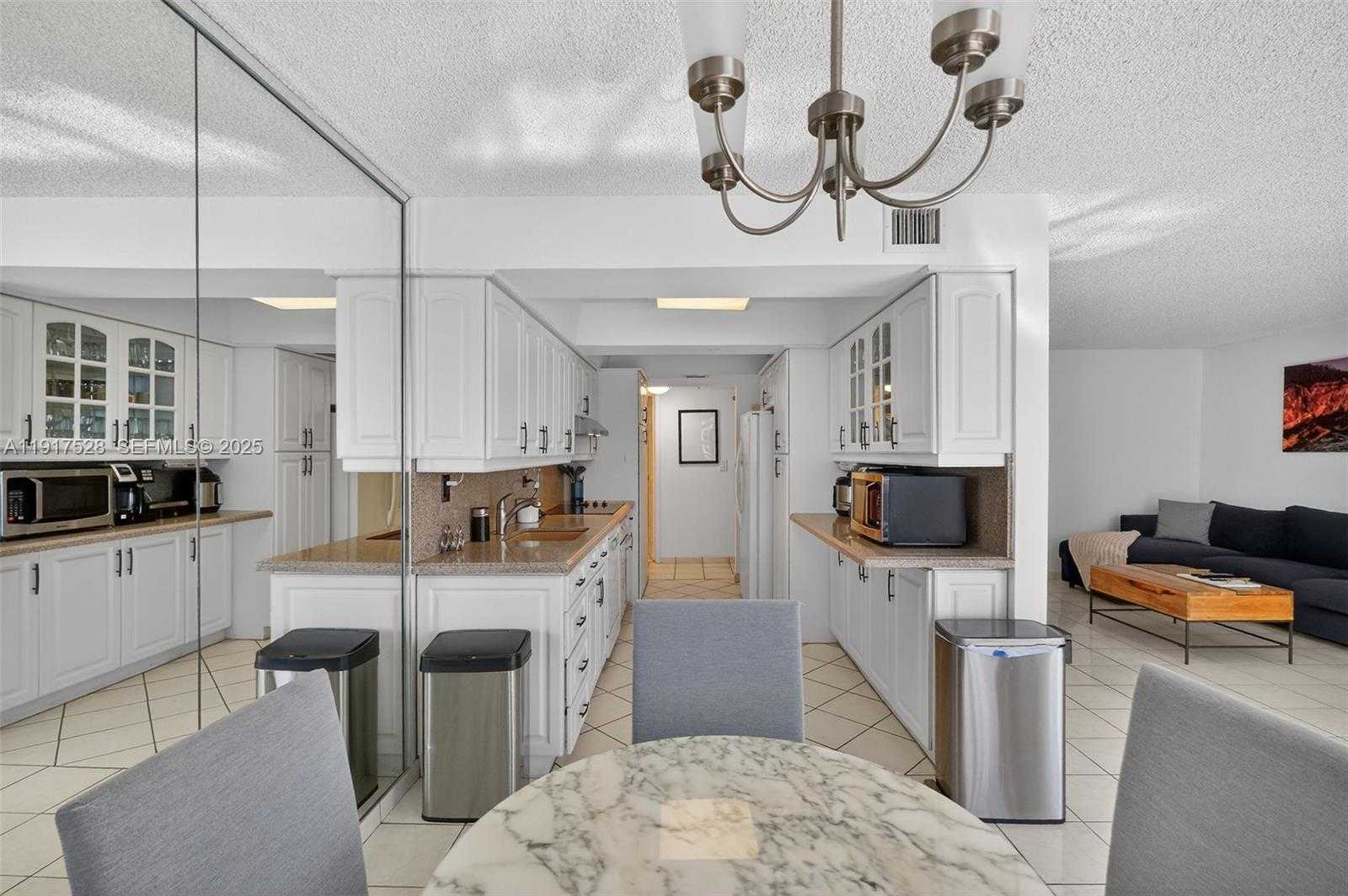 Small Image of 2401 COLLINS AVE #1103, Miami Beach Number 20