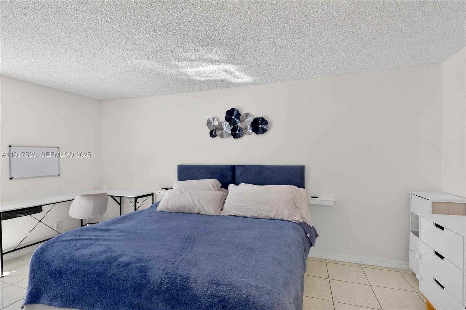 Small Image of 2401 COLLINS AVE #1103, Miami Beach Number 22
