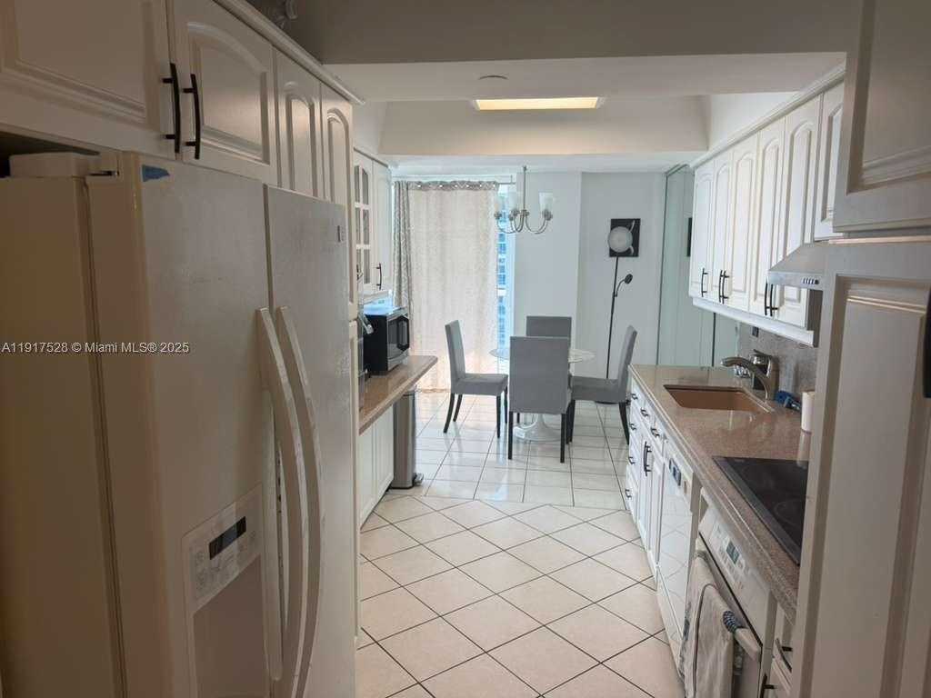 Small Image of 2401 COLLINS AVE #1103, Miami Beach Number 9