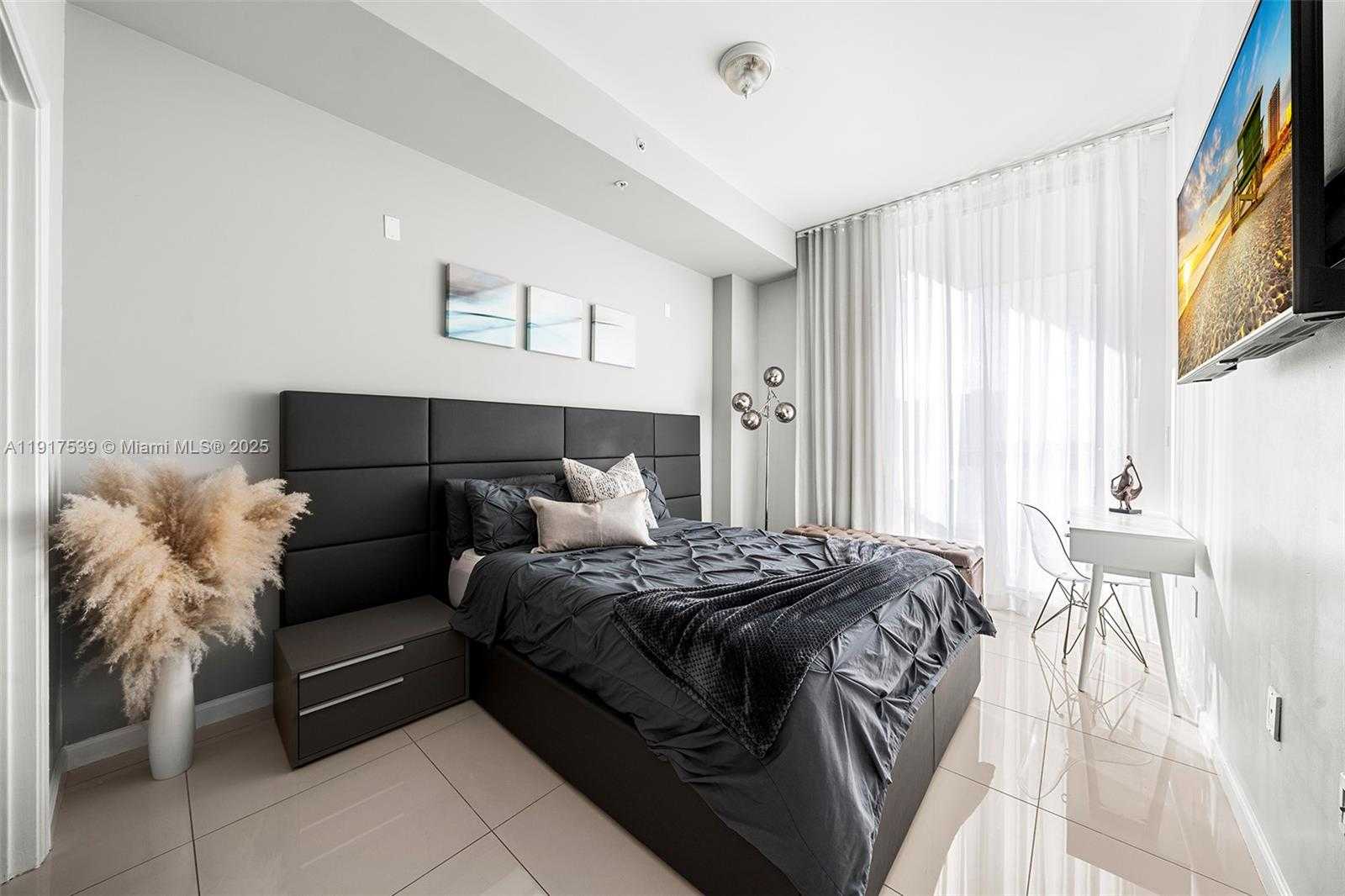 Small Image of 7930 EAST DR #1206, North Bay Village Number 14