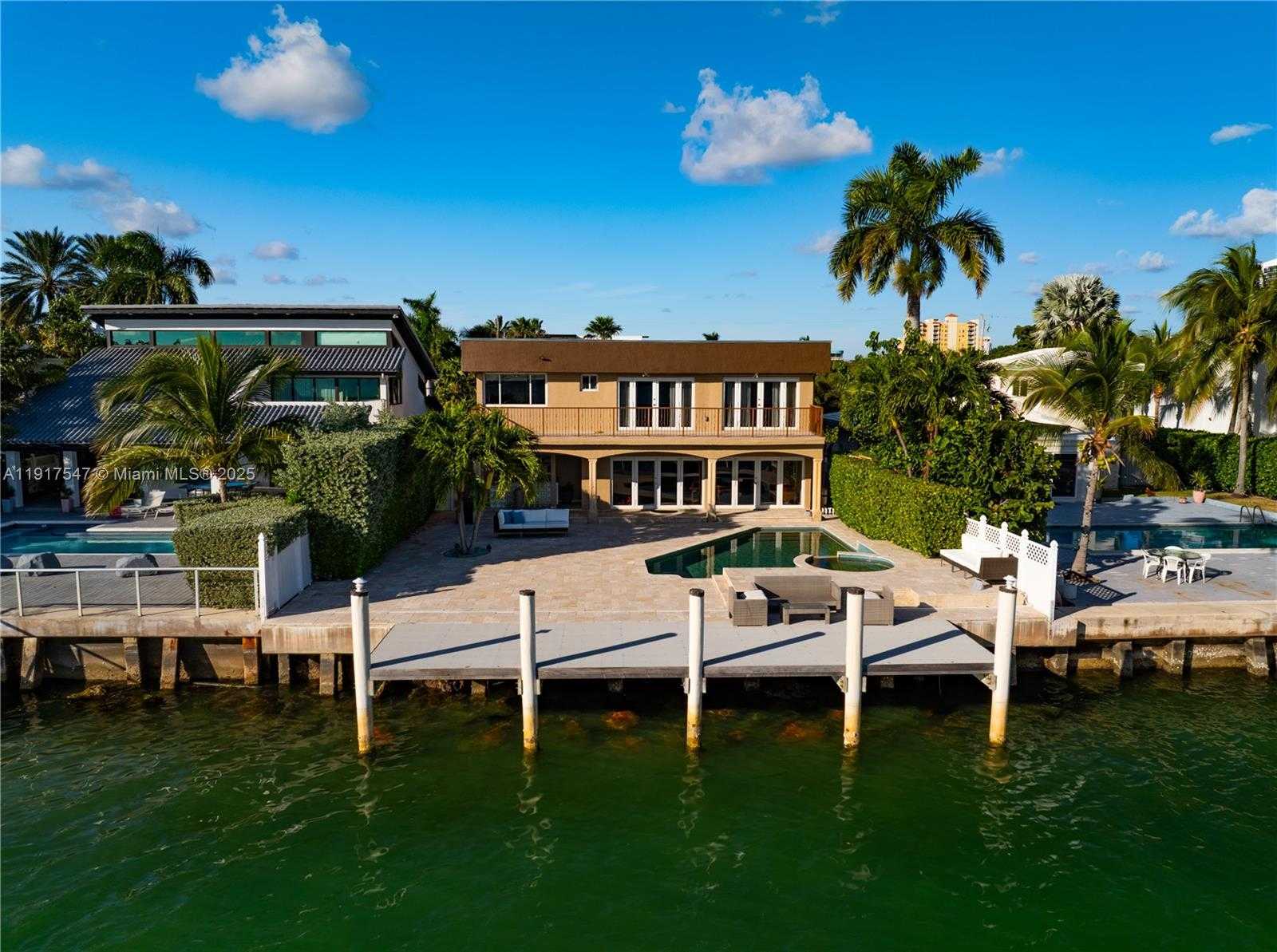 Small Image of 1500 SOUTH TREASURE DR #00, North Bay Village Number 5