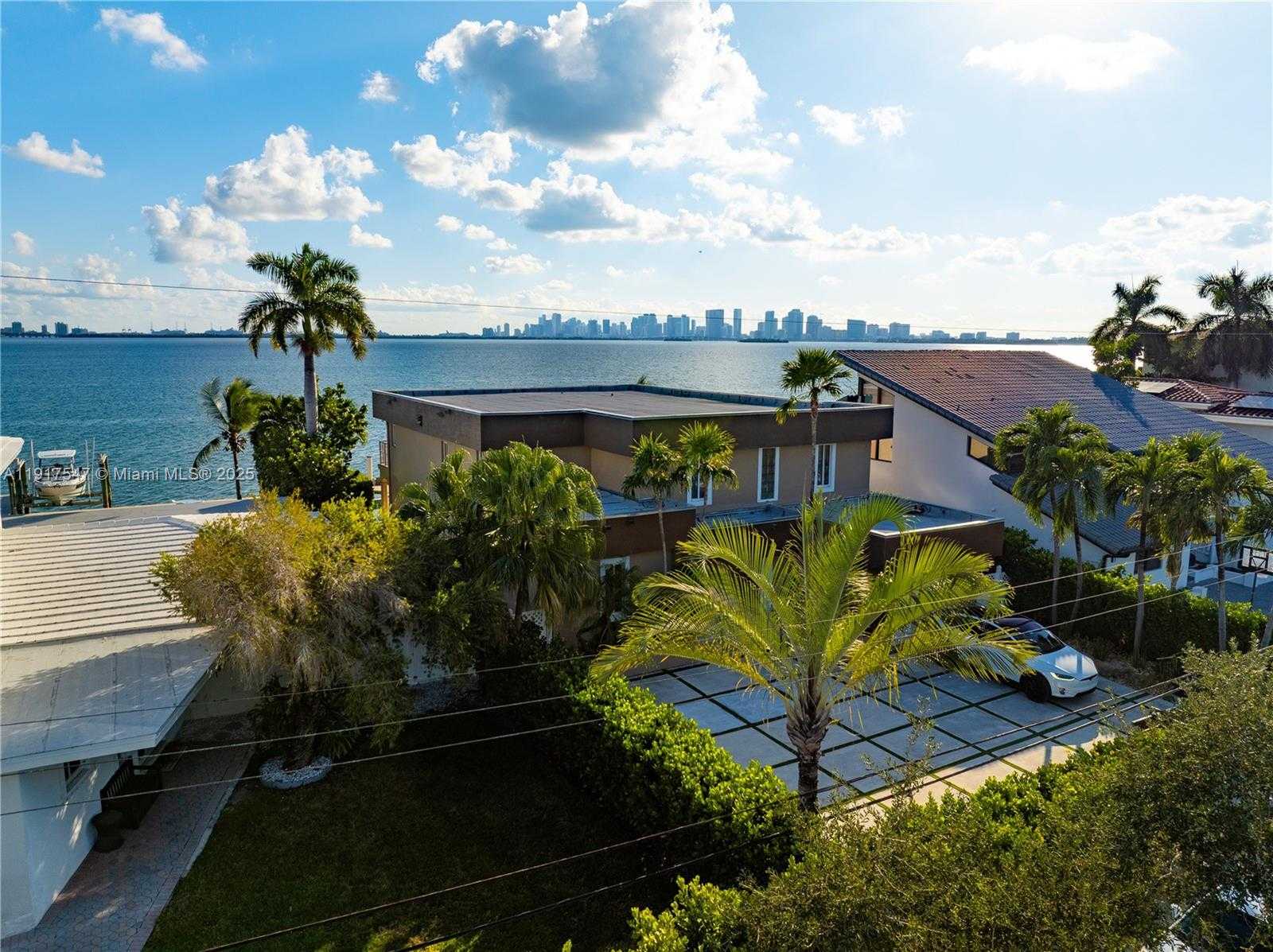 Small Image of 1500 SOUTH TREASURE DR #00, North Bay Village Number 6