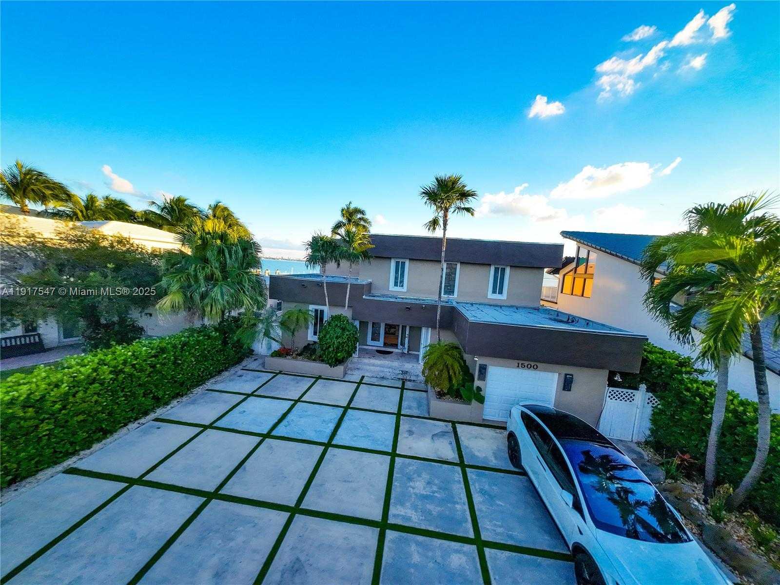 Small Image of 1500 SOUTH TREASURE DR #00, North Bay Village Number 7