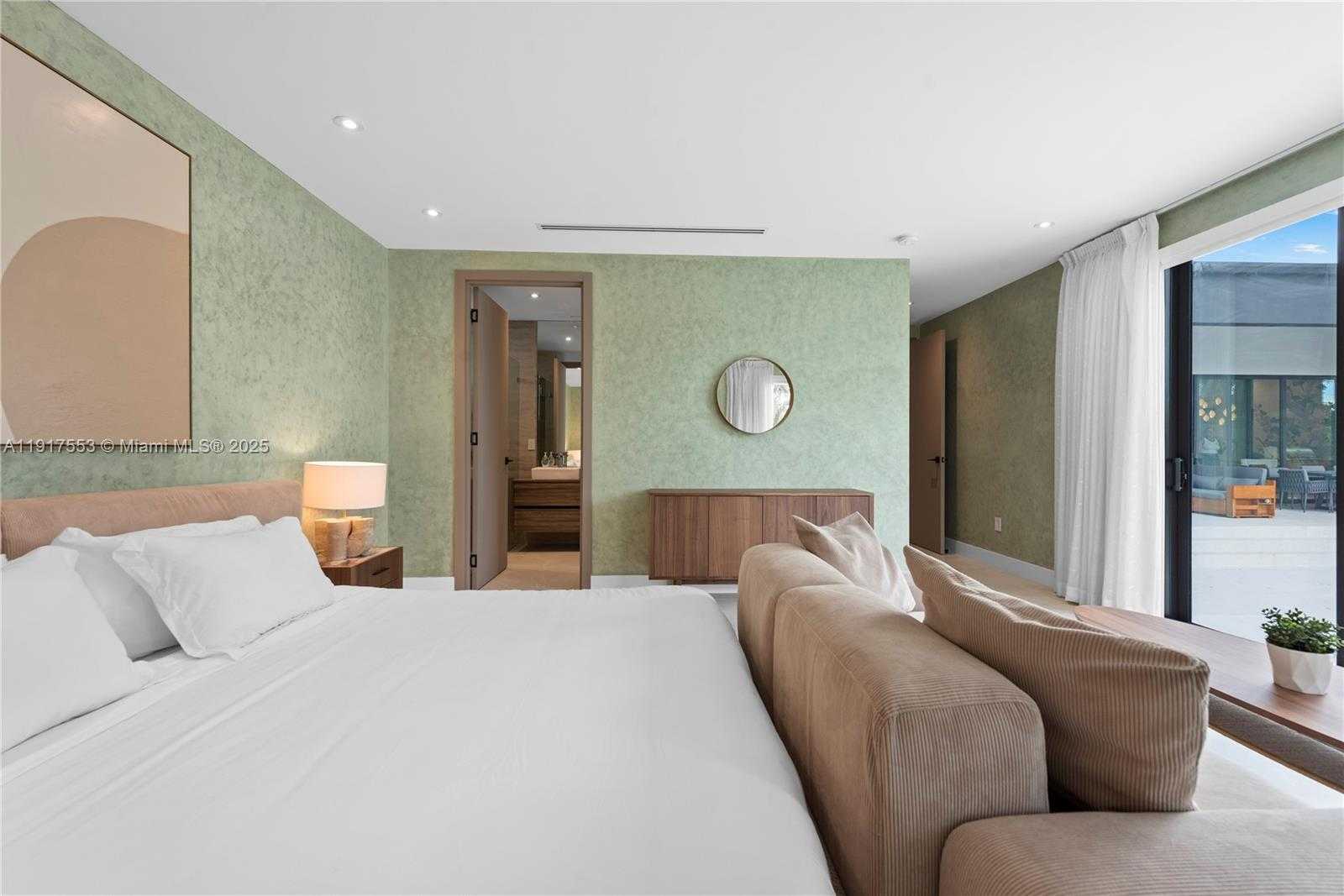 Small Image of 1881 NORTH EAST 196TH TER, Miami Number 27