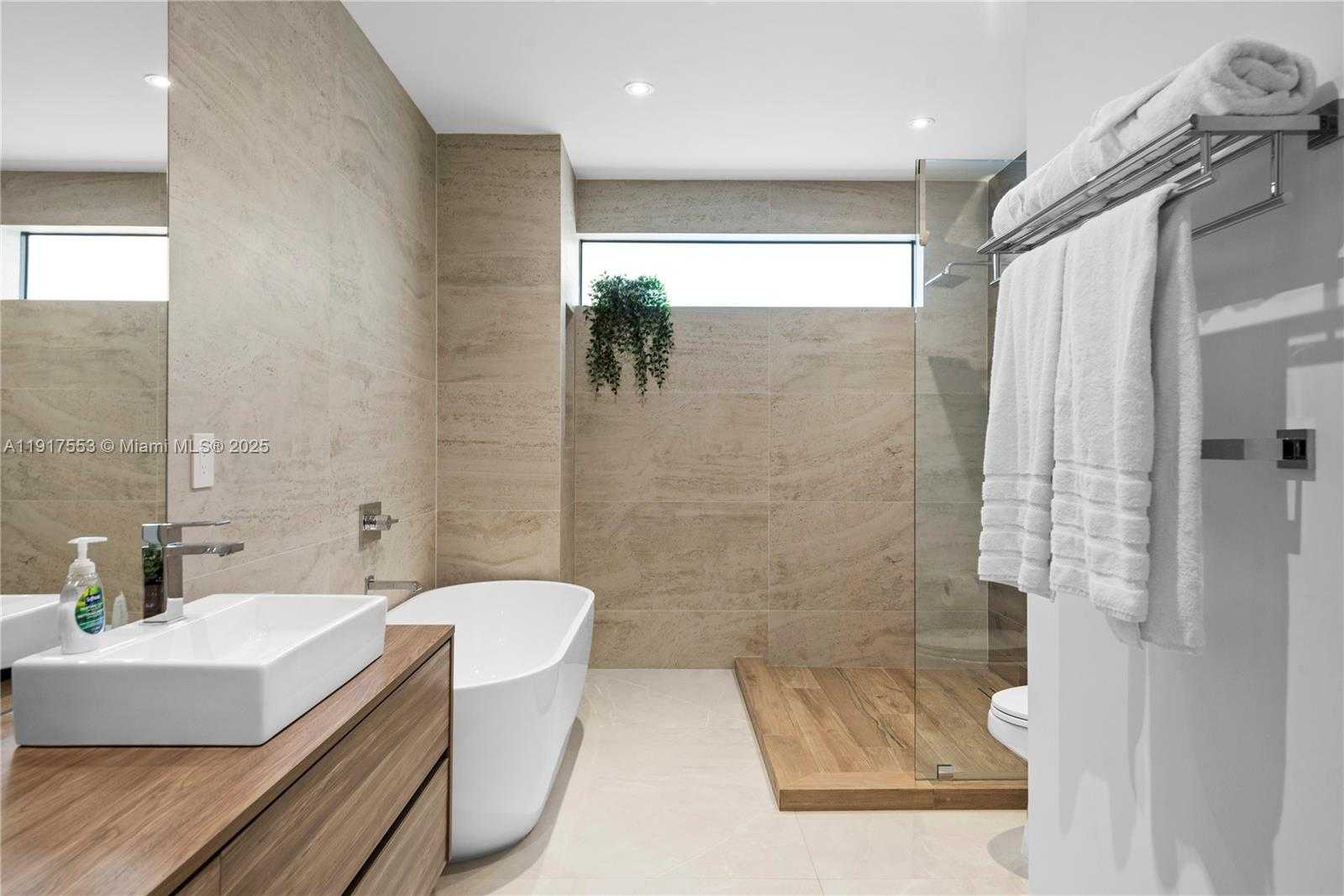 Small Image of 1881 NORTH EAST 196TH TER, Miami Number 29