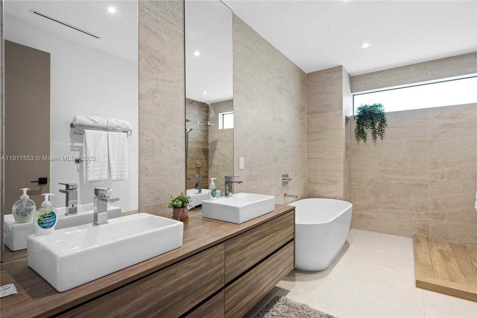 Small Image of 1881 NORTH EAST 196TH TER, Miami Number 33