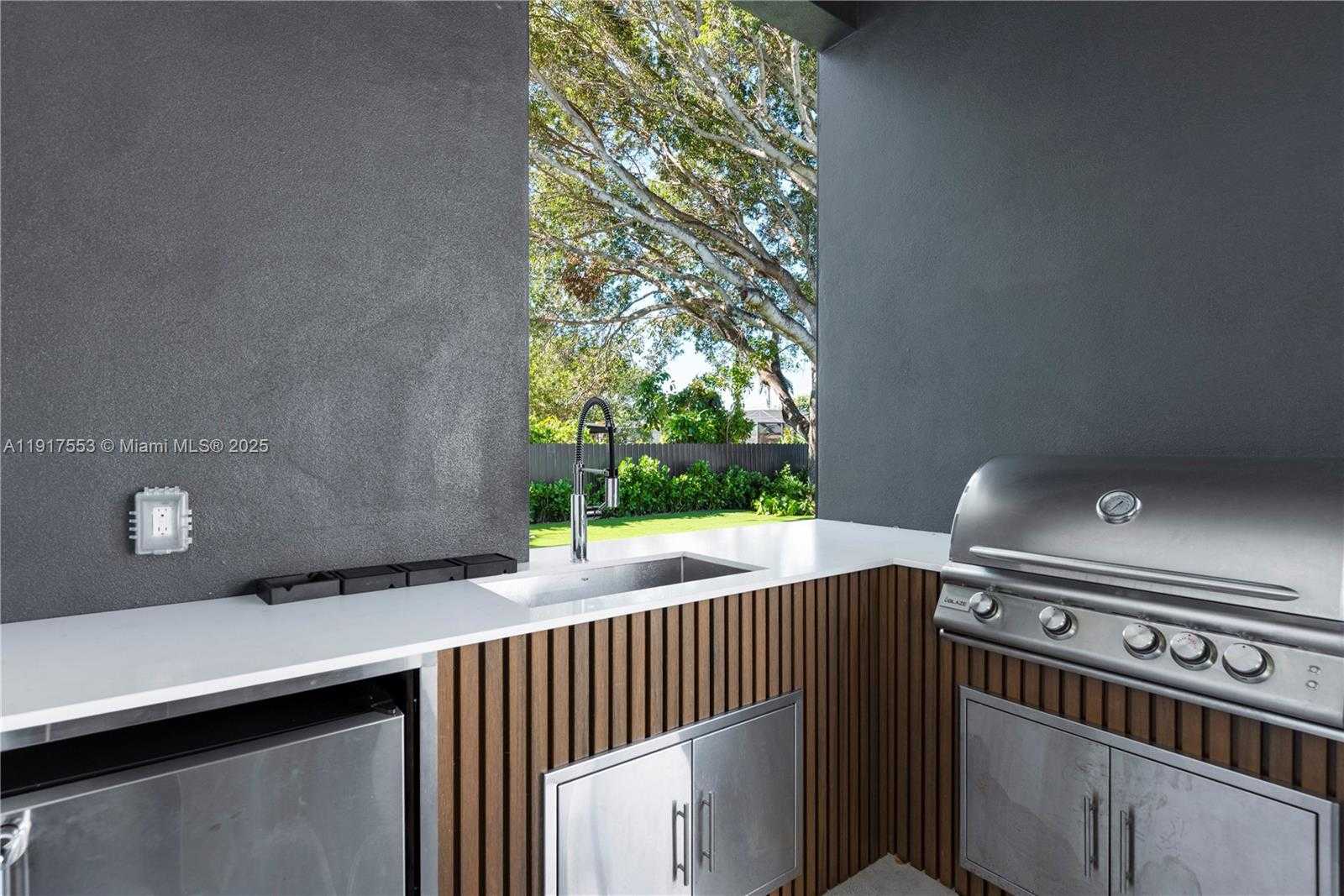 Small Image of 1881 NORTH EAST 196TH TER, Miami Number 37