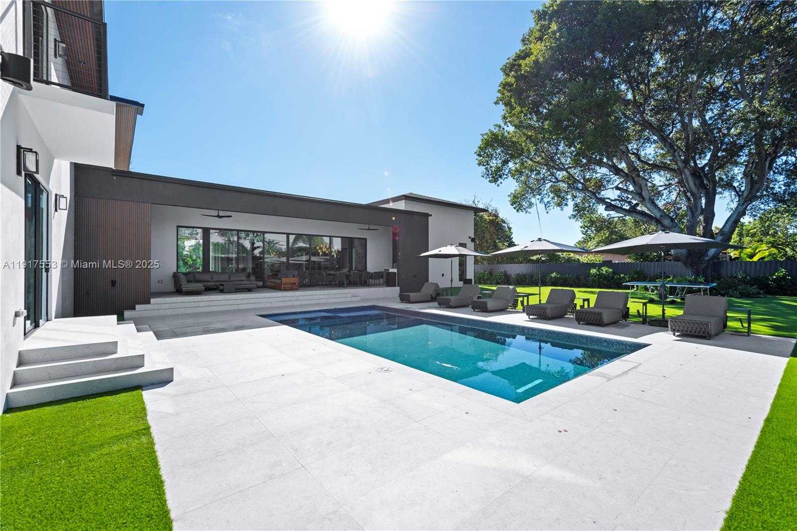 Small Image of 1881 NORTH EAST 196TH TER, Miami Number 38