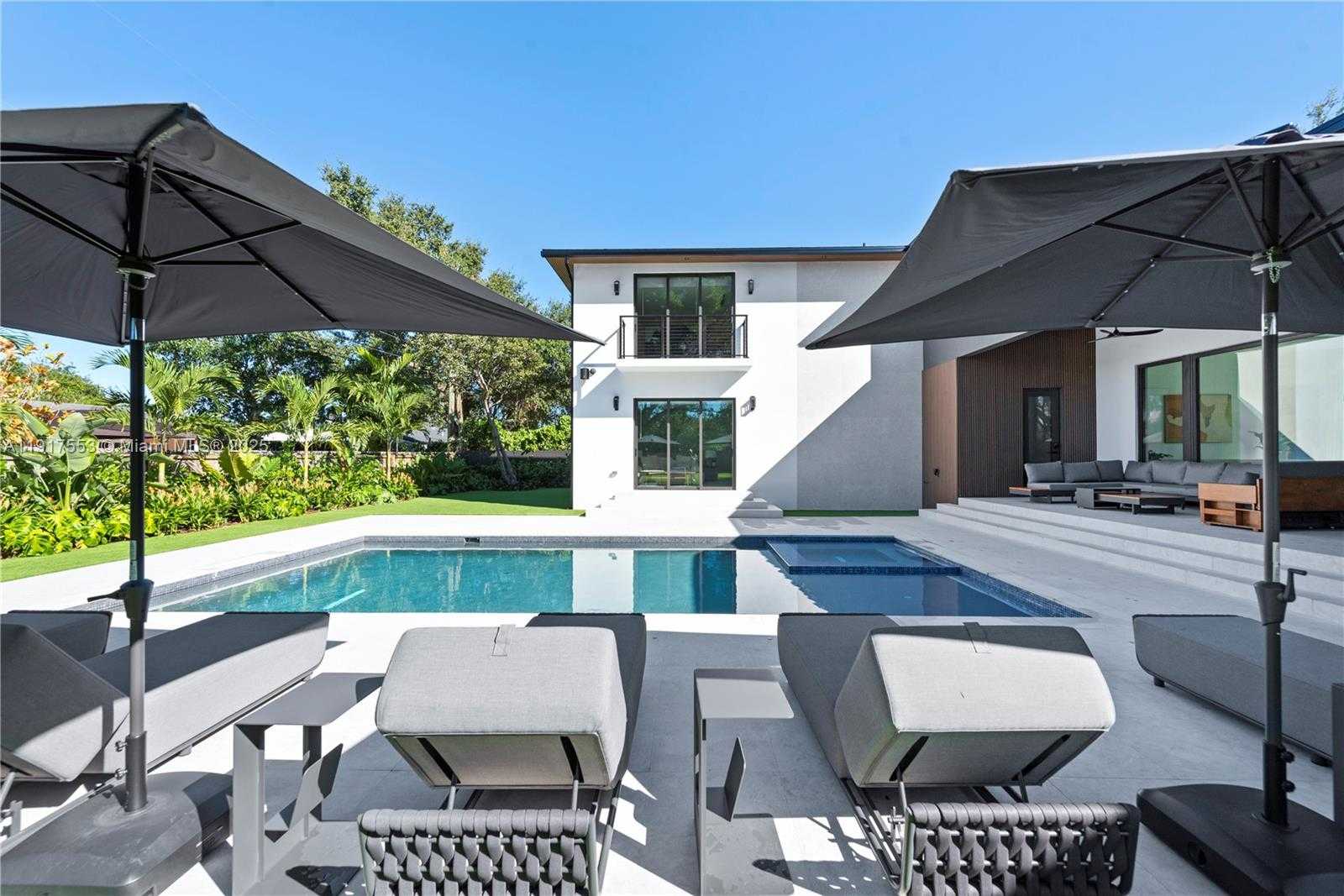 Small Image of 1881 NORTH EAST 196TH TER, Miami Number 39