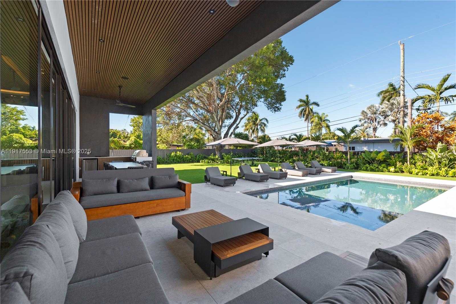 Small Image of 1881 NORTH EAST 196TH TER, Miami Number 5