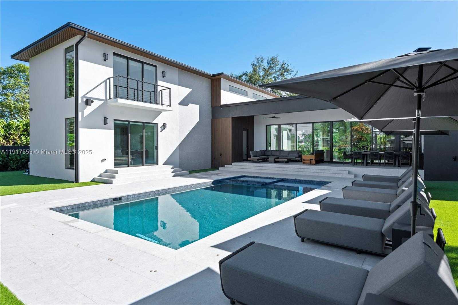 Small Image of 1881 NORTH EAST 196TH TER, Miami Number 6