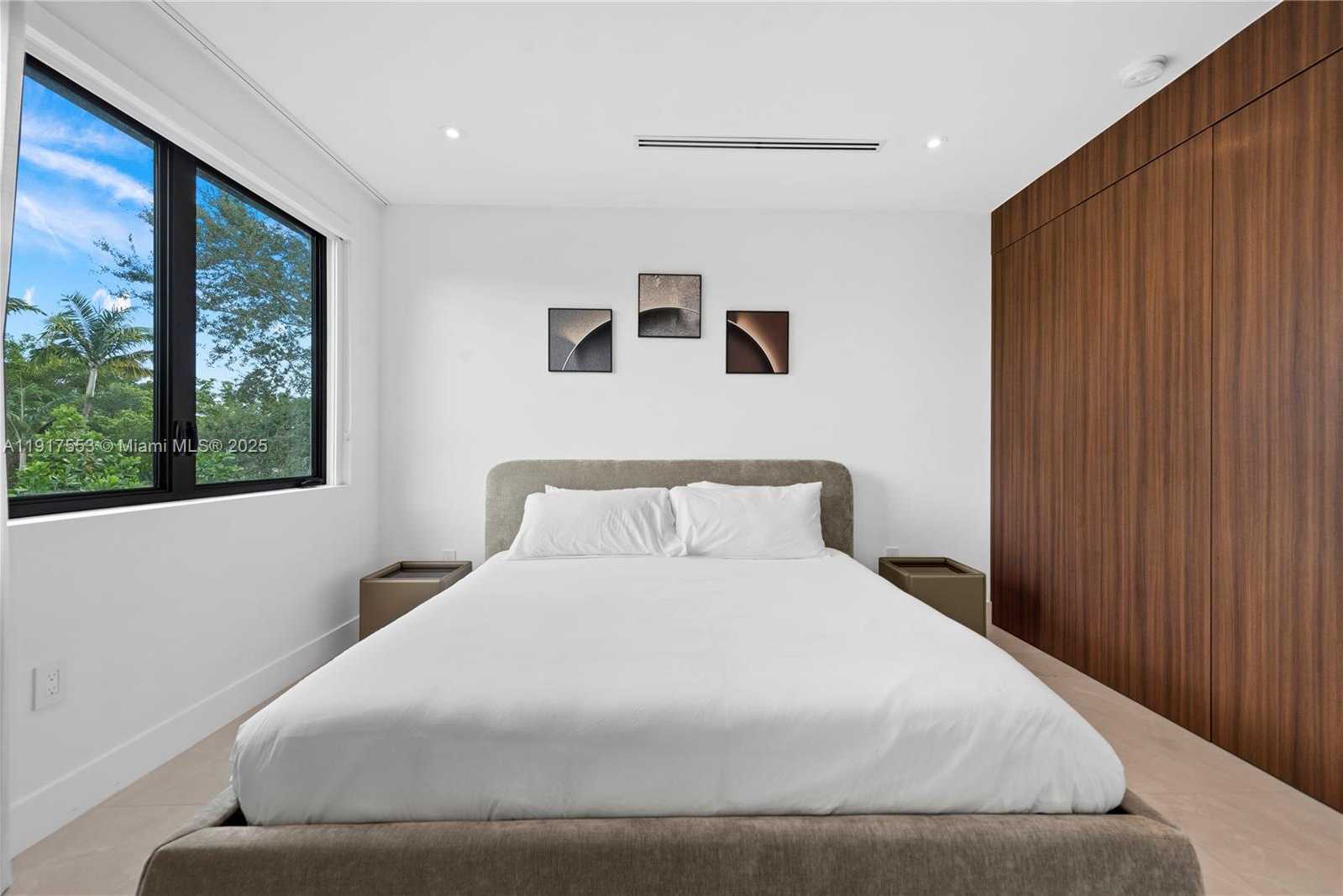 Small Image of 1881 NORTH EAST 196TH TER, Miami Number 69