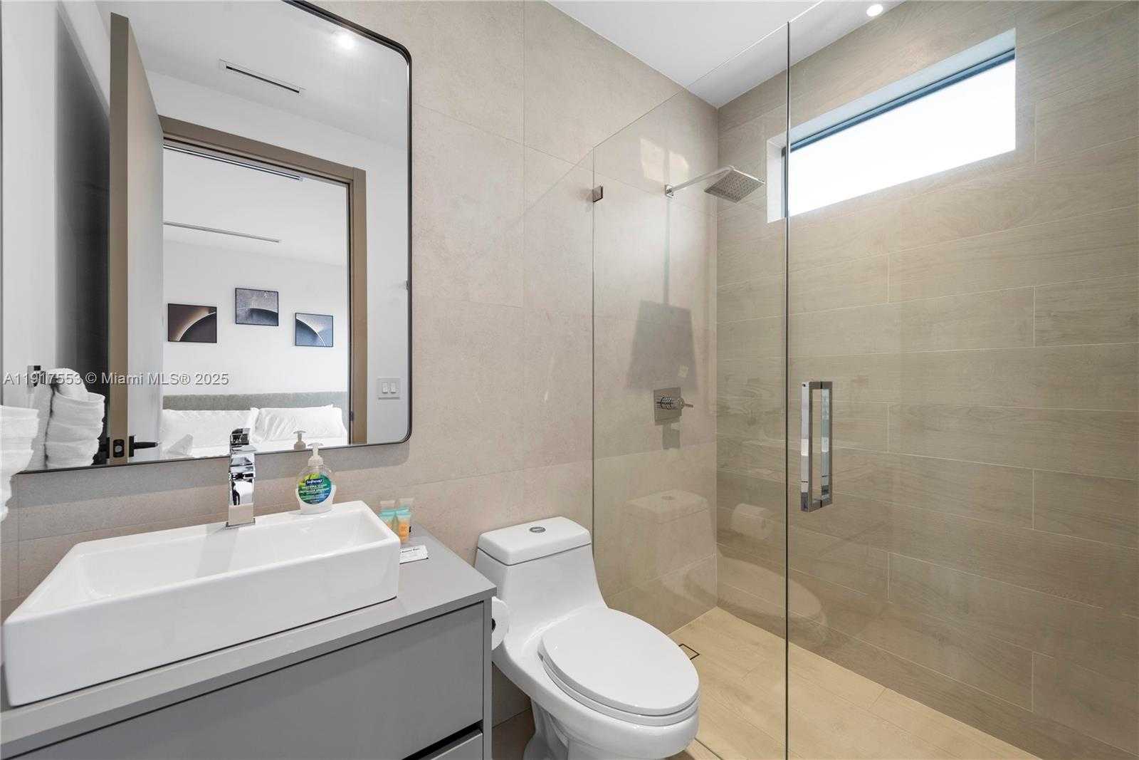 Small Image of 1881 NORTH EAST 196TH TER, Miami Number 70