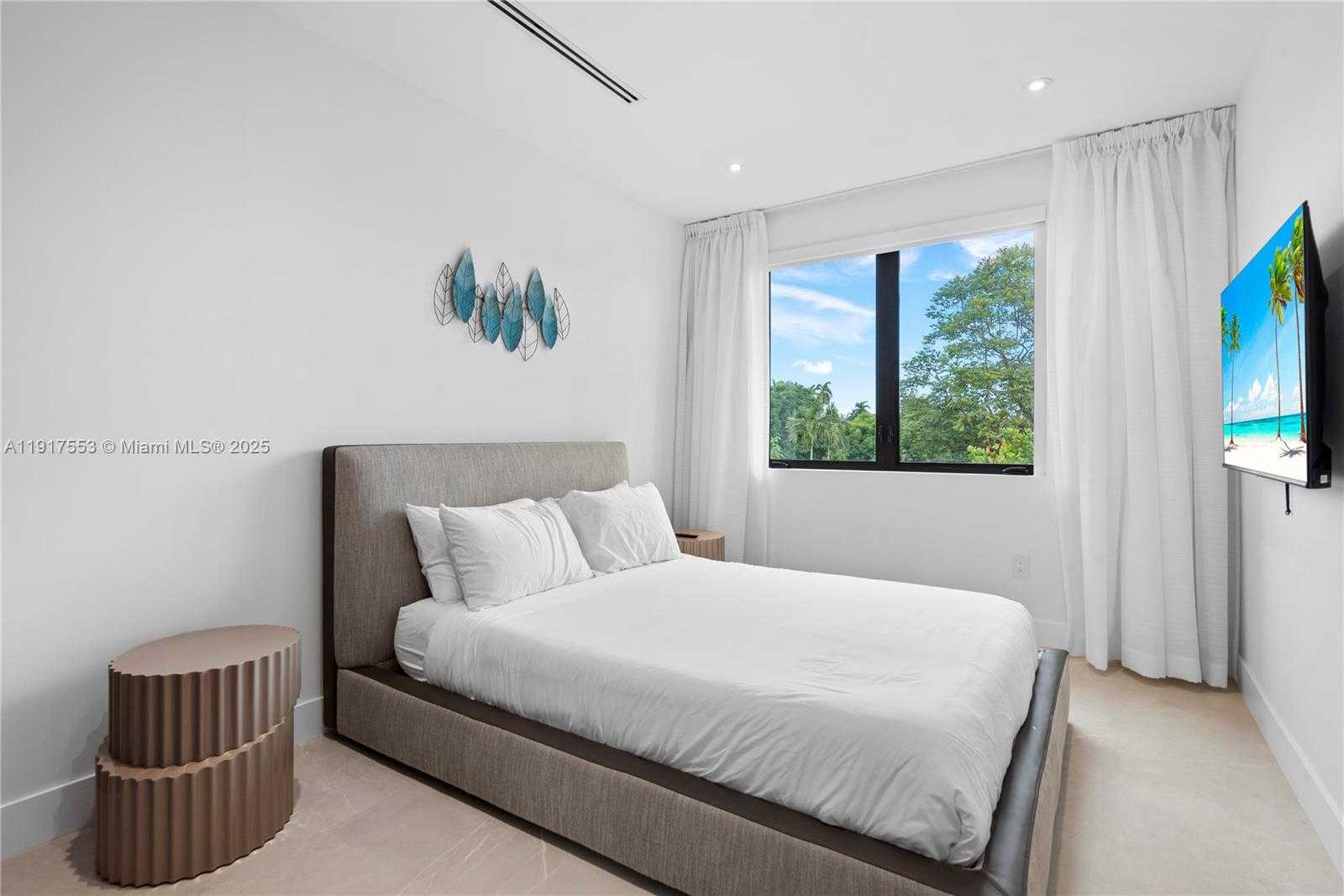 Small Image of 1881 NORTH EAST 196TH TER, Miami Number 71