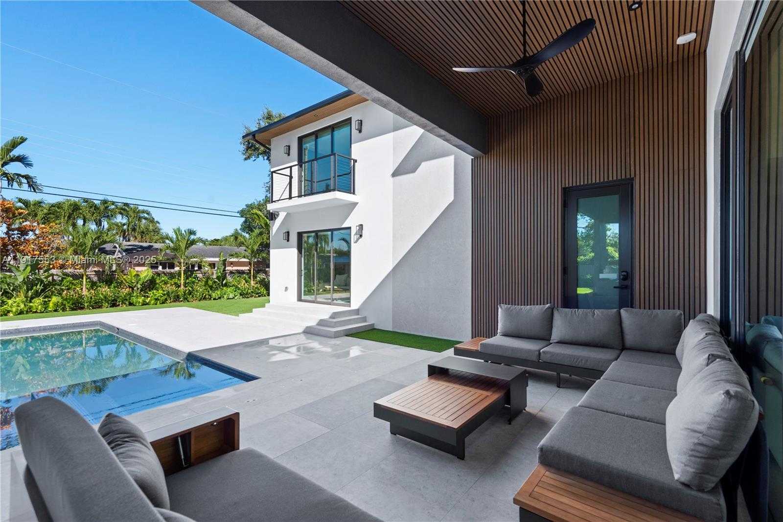 Small Image of 1881 NORTH EAST 196TH TER, Miami Number 8