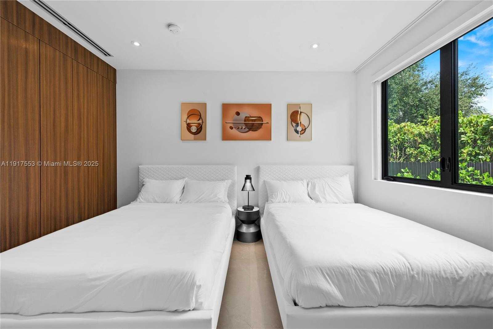 Small Image of 1881 NORTH EAST 196TH TER, Miami Number 87