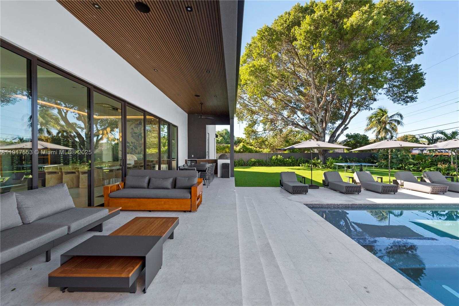 Small Image of 1881 NORTH EAST 196TH TER, Miami Number 9