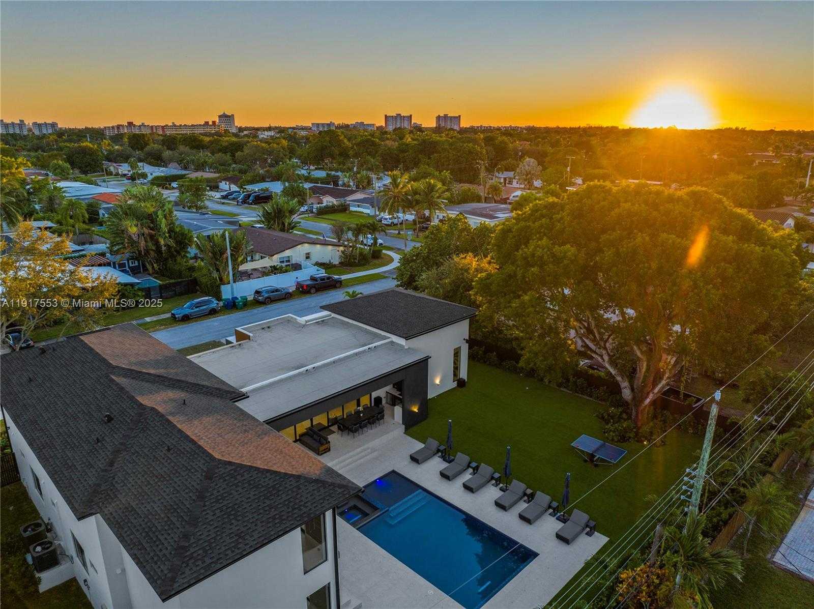 Small Image of 1881 NORTH EAST 196TH TER, Miami Number 91