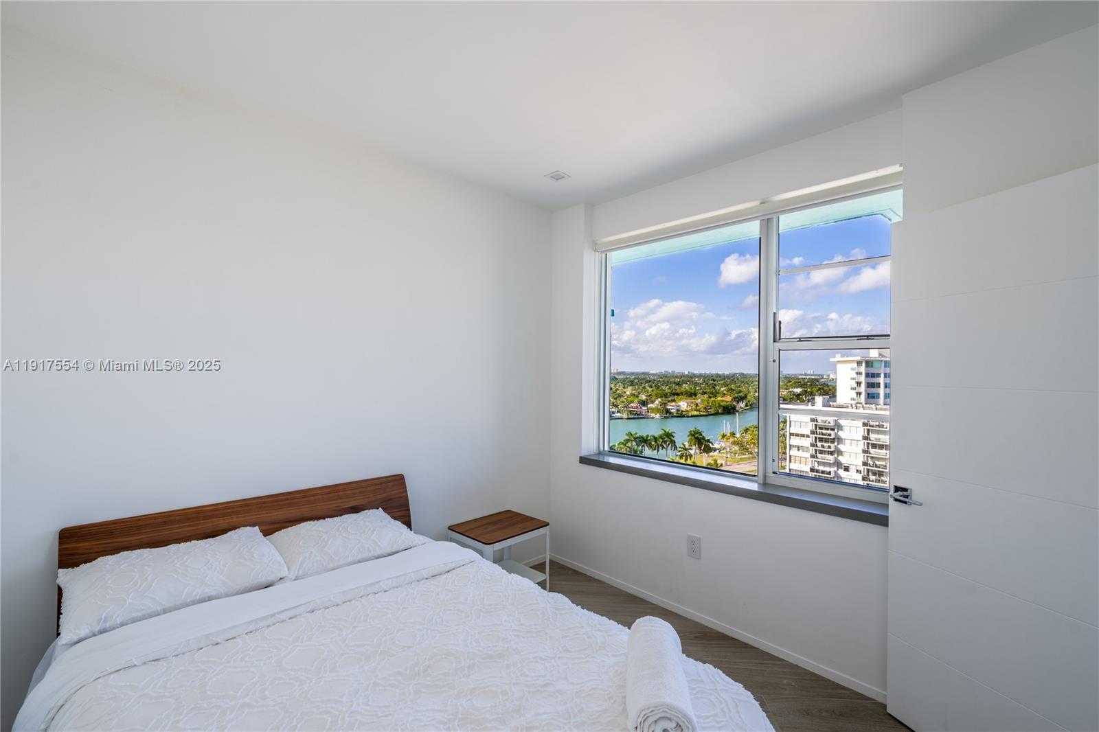 Small Image of 5255 COLLINS AVE #12F, Miami Beach Number 14