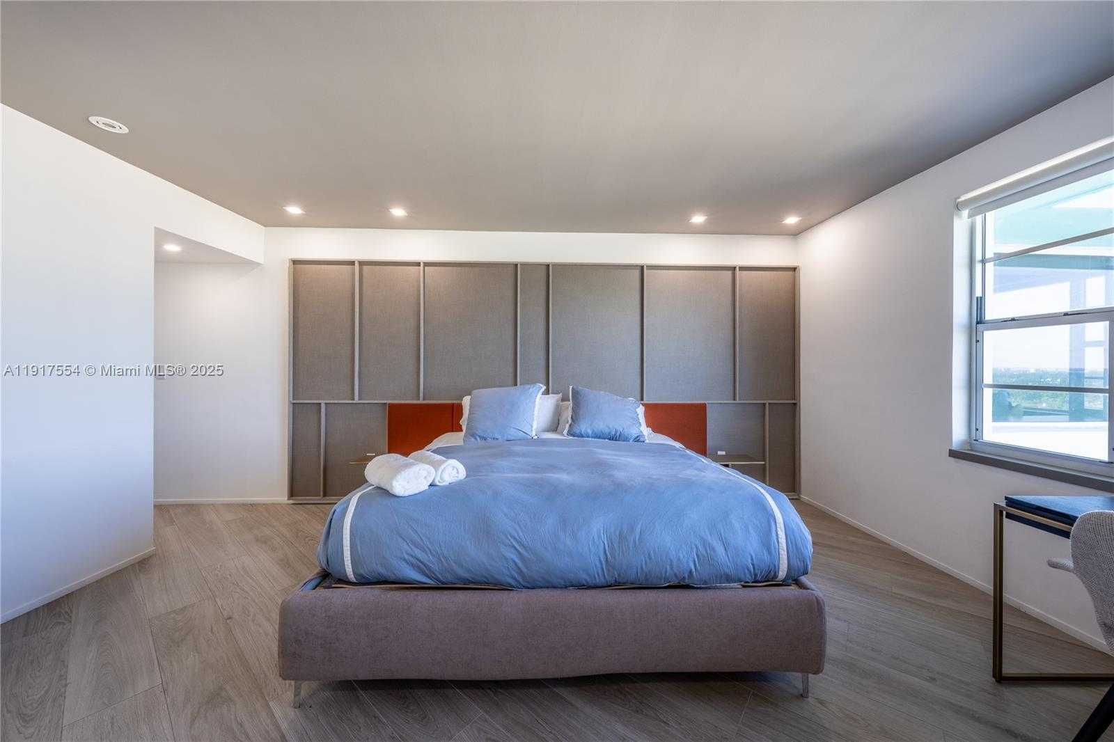 Small Image of 5255 COLLINS AVE #12F, Miami Beach Number 18