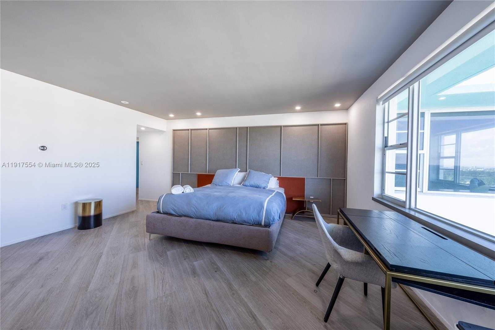 Small Image of 5255 COLLINS AVE #12F, Miami Beach Number 19