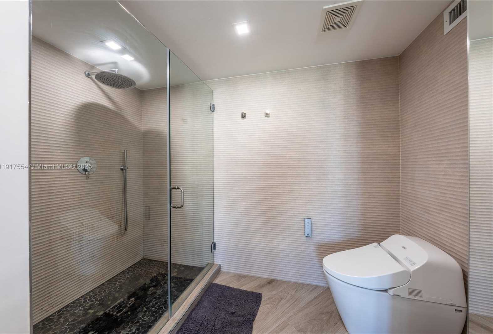 Small Image of 5255 COLLINS AVE #12F, Miami Beach Number 25