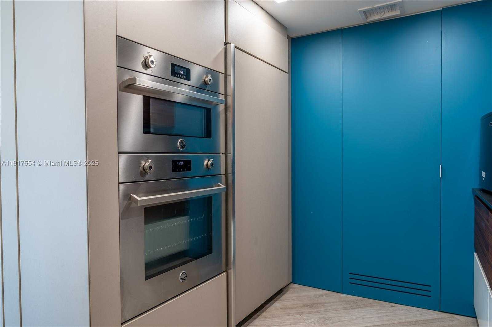 Small Image of 5255 COLLINS AVE #12F, Miami Beach Number 30