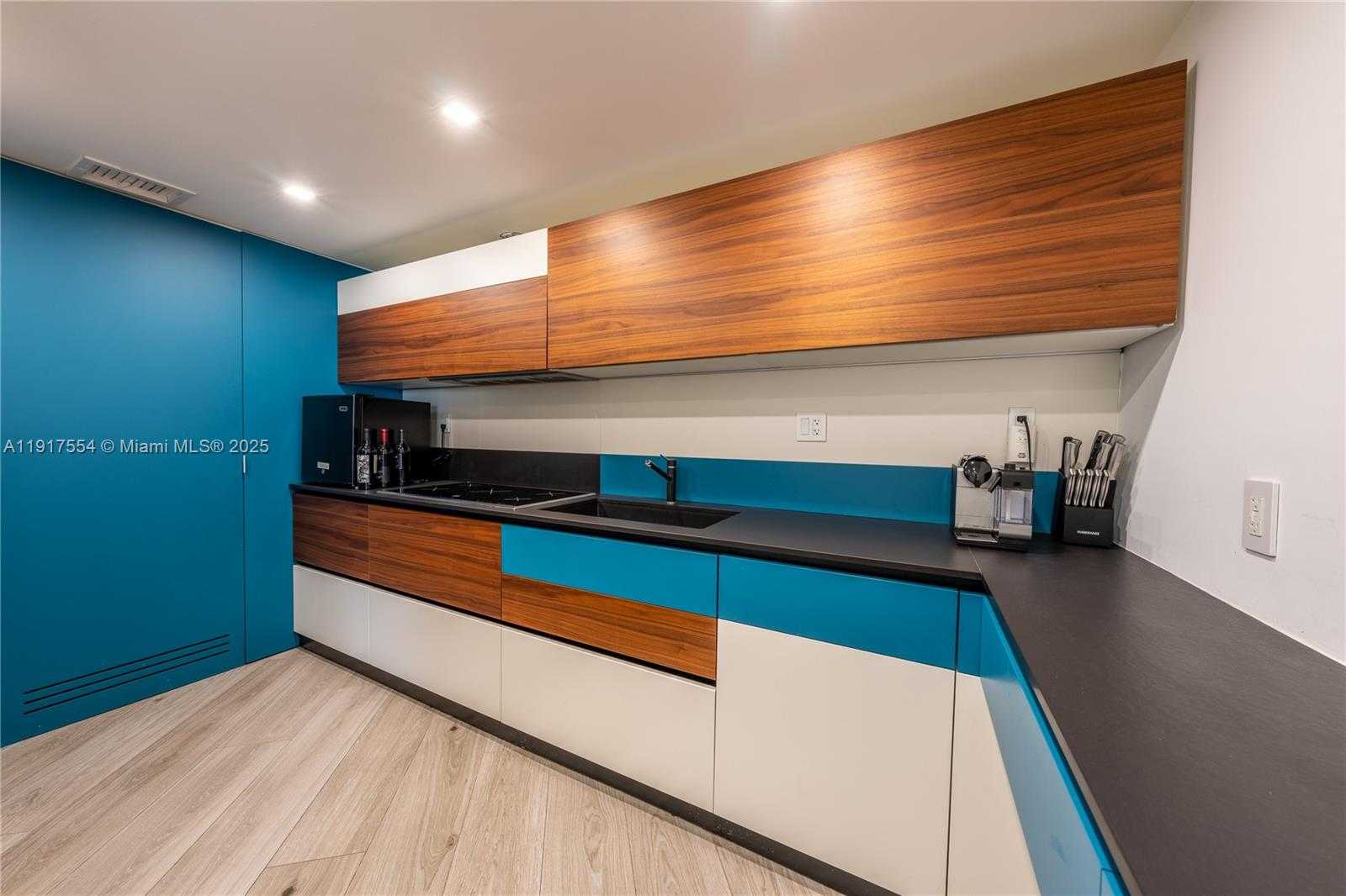 Small Image of 5255 COLLINS AVE #12F, Miami Beach Number 6