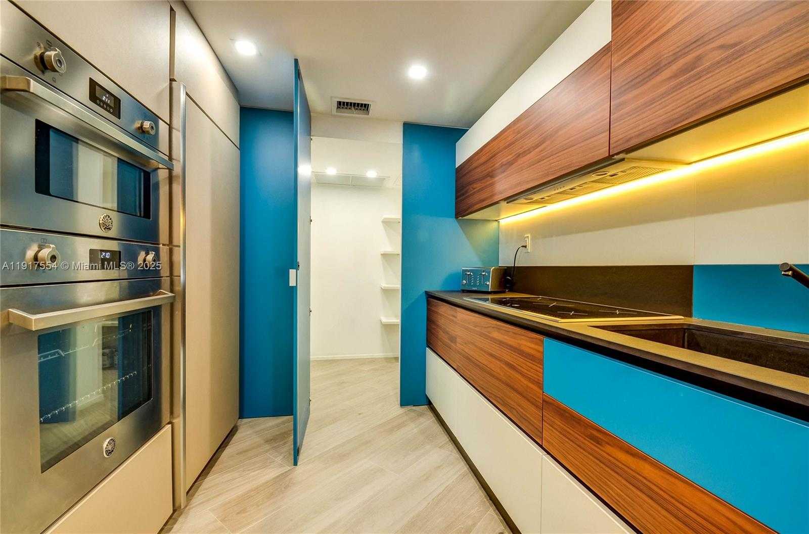 Small Image of 5255 COLLINS AVE #12F, Miami Beach Number 9