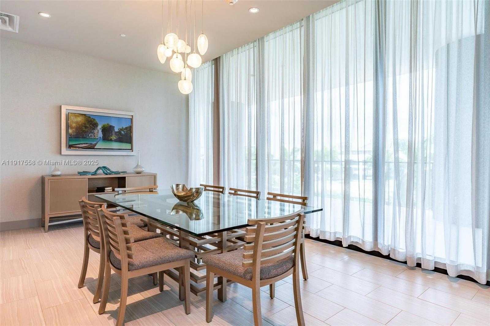 Imagen de Pequeño Objeto