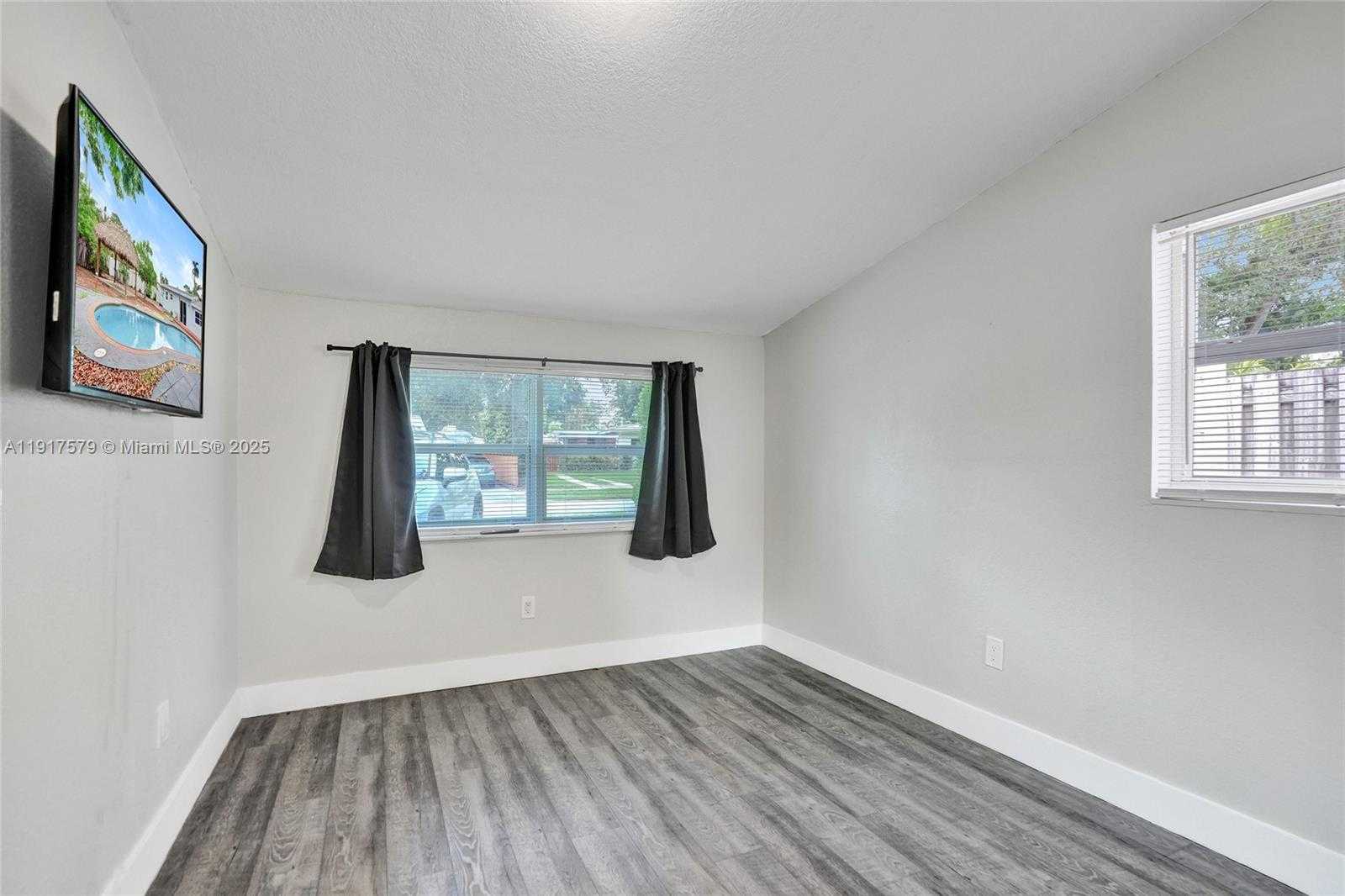 Small Image of 2281 SOUTH WEST 15TH ST, Fort Lauderdale Number 13